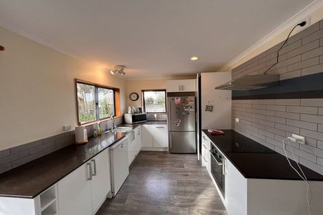 Photo of property in 31 Greenview Lane, Red Beach, 0932