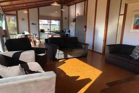 Photo of property in 21 Amelia Crescent, Waikawa, Picton, 7220