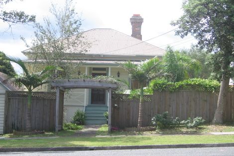 Photo of property in 26 Ewen Alison Avenue, Devonport, Auckland, 0624