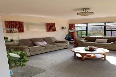 Photo of property in 1/5 Spring Grove, Henderson, Auckland, 0612