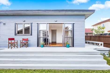 Photo of property in 37a Border Road, Henderson, Auckland, 0612