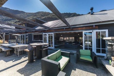 Photo of property in 5 Fishermans Lane, Mount Creighton, Queenstown, 9371