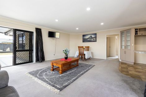 Photo of property in 26 Antrim Place, Nawton, Hamilton, 3200