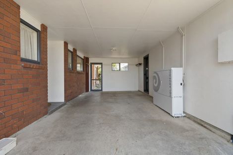 Photo of property in 8 Sunshine Place, Kelvin Grove, Palmerston North, 4414
