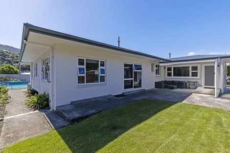 Photo of property in 36 Kent Street, Picton, 7220