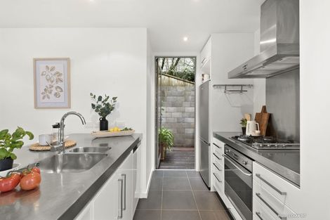 Photo of property in 37e Ngaio Road, Kelburn, Wellington, 6012