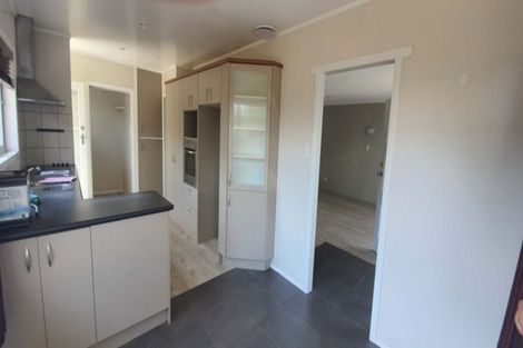 Photo of property in 98 Botany Road, Botany Downs, Auckland, 2010