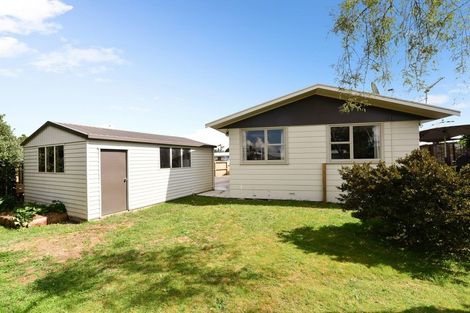 Photo of property in 12 Rhonda Avenue, Deanwell, Hamilton, 3206