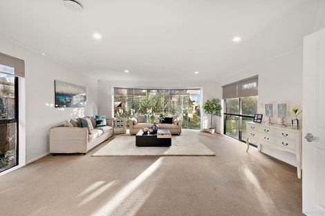 Photo of property in 17 Erne Crescent, East Tamaki, Auckland, 2016