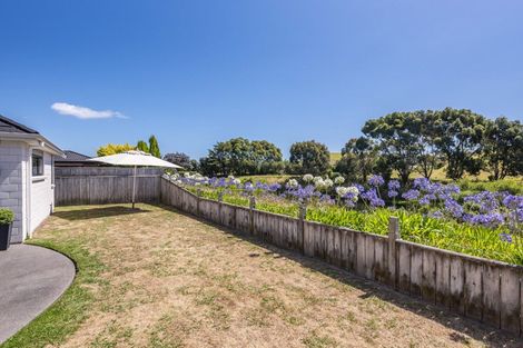 Photo of property in 176 Milne Drive, Paraparaumu, 5032