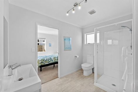 Photo of property in 35a Doment Crescent, Orewa, 0931