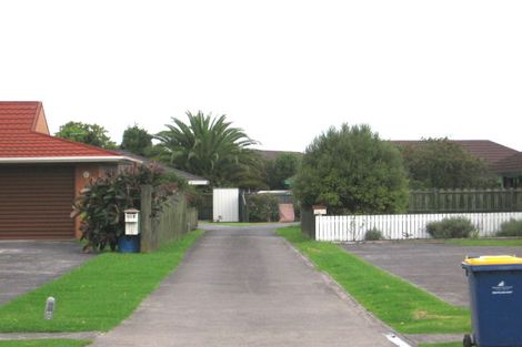 Photo of property in 2/16 Sturges Road, Henderson, Auckland, 0612