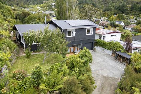 Photo of property in 53 Lowry Crescent, Stokes Valley, Lower Hutt, 5019