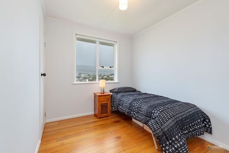 Photo of property in 23 Taylor Terrace, Tawa, Wellington, 5028