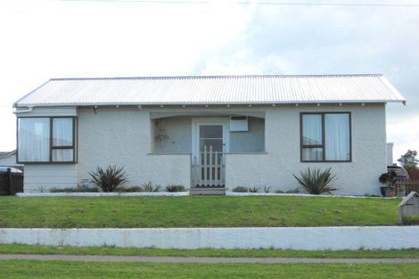 Photo of property in 1 Manuka Street, Castlecliff, Whanganui, 4501