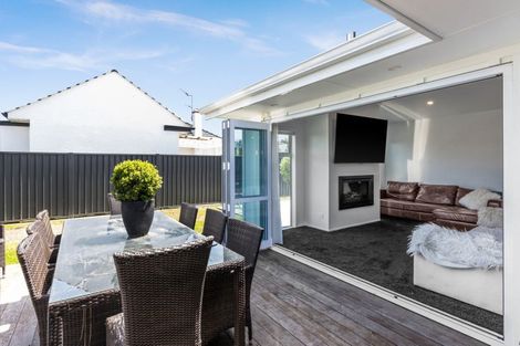 Photo of property in 1417a Woodstock Avenue, Mayfair, Hastings, 4122