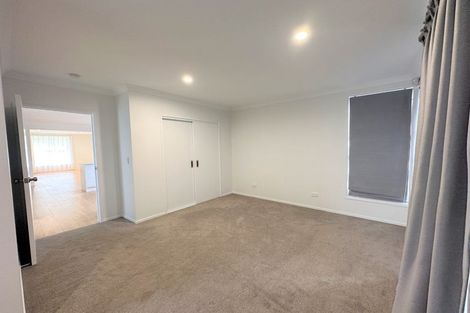 Photo of property in 5 Ussher Place, Pakuranga Heights, Auckland, 2010