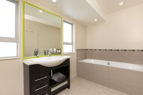 Photo of property in 102 Freyberg Street, Otumoetai, Tauranga, 3110