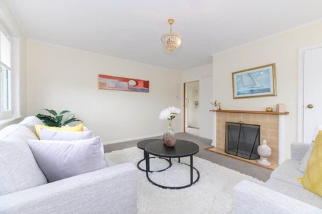 Photo of property in 32 Roseman Avenue, Mount Roskill, Auckland, 1041