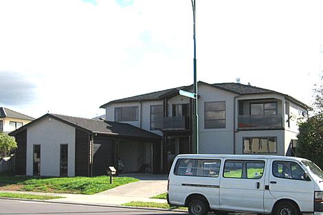 Photo of property in 10 Waimanu Bay Drive, Te Atatu Peninsula, Auckland, 0610