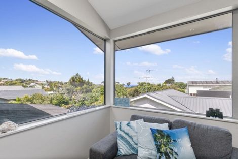 Photo of property in 4 Rock Isle Road, Torbay, Auckland, 0630