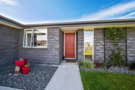 Photo of property in 14 Mercade Close, Stratford, 4332