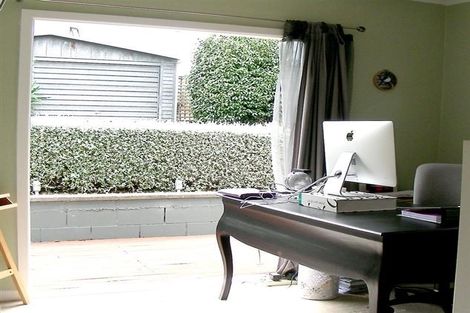 Photo of property in 21a Crescent Road, Otumoetai, Tauranga, 3110