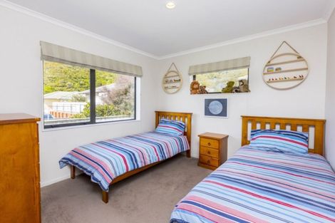 Photo of property in 3 Aragon Grove, Kingsley Heights, Upper Hutt, 5018