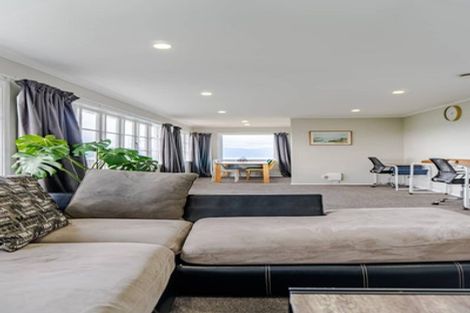 Photo of property in 94 Nicholson Road, Khandallah, Wellington, 6035