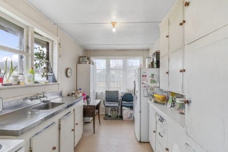 Photo of property in 214 Cambridge Terrace, Naenae, Lower Hutt, 5011