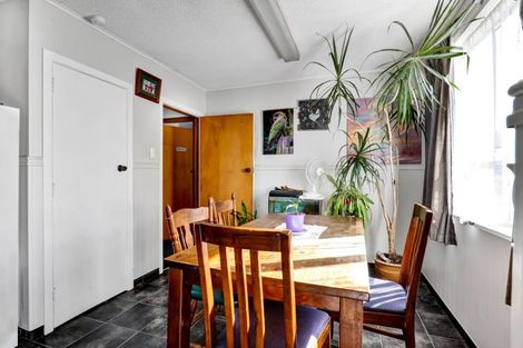 Photo of property in 66 Endeavour Street, Marfell, New Plymouth, 4310