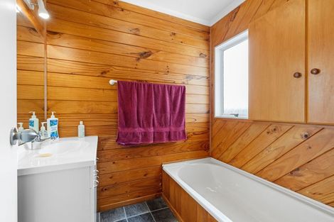 Photo of property in 16 Ryder Crescent, Levin, 5510