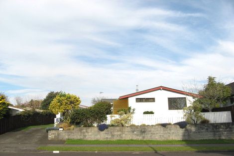 Photo of property in 112 Heta Road, Highlands Park, New Plymouth, 4312