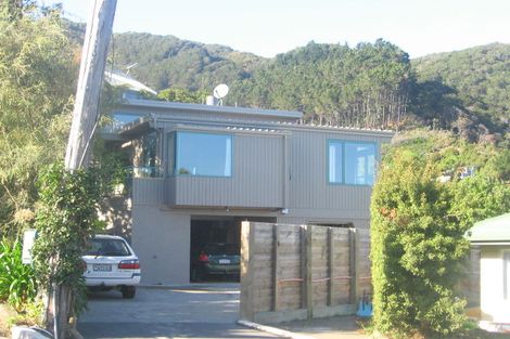 Photo of property in 52 Waitohu Road, York Bay, Lower Hutt, 5013