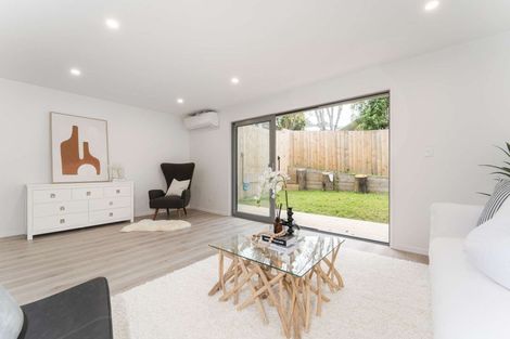 Photo of property in 6d Buisson Glade, West Harbour, Auckland, 0618