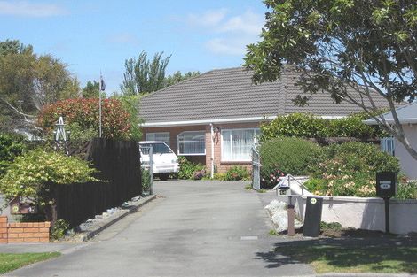 Photo of property in 44 Beauford Place, Parklands, Christchurch, 8083