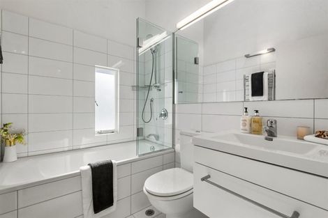 Photo of property in 13/212 Hurstmere Road, Takapuna, Auckland, 0622