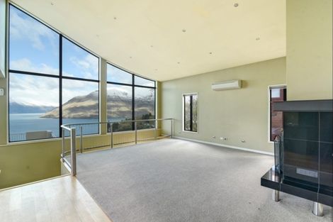 Photo of property in 11 Caples Place, Fernhill, Queenstown, 9300