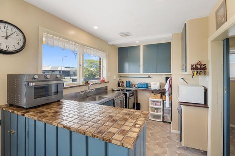 Photo of property in 88 Bickerton Street, Wainoni, Christchurch, 8061