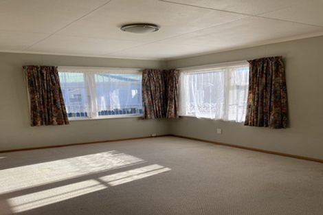 Photo of property in 33 Karaka Street, Wainuiomata, Lower Hutt, 5014