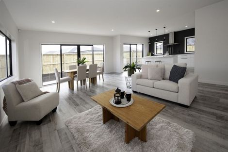 Photo of property in 17 Papa Orchard Drive, Kumeu, 0810