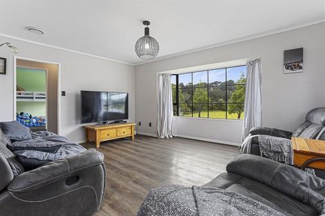 Photo of property in 116 Glen Road, Ranui, Auckland, 0612