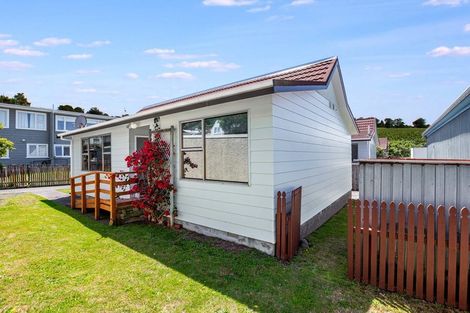 Photo of property in 176a Queens Drive, Lyall Bay, Wellington, 6022