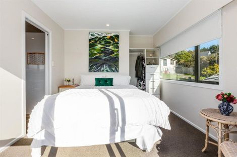 Photo of property in 22 Hicks Close, Whitby, Porirua, 5024
