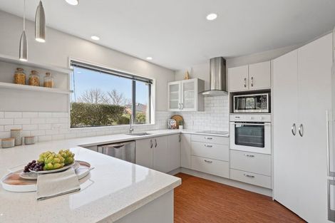 Photo of property in 16 Limes Avenue, Parklands, Christchurch, 8083