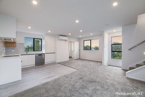 Photo of property in 1/17 Kingdale Road, Henderson, Auckland, 0610