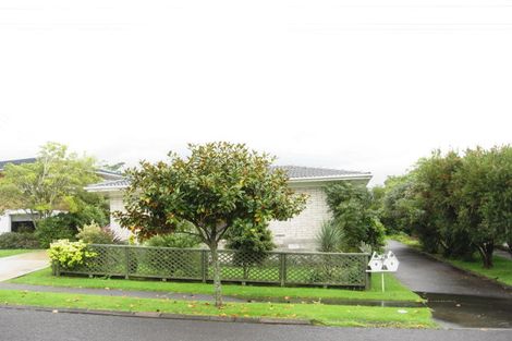 Photo of property in 2/28 Portadown Avenue, Pakuranga Heights, Auckland, 2010