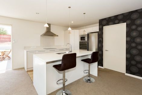 Photo of property in 37 Davaar Crescent, Broomfield, Christchurch, 8042