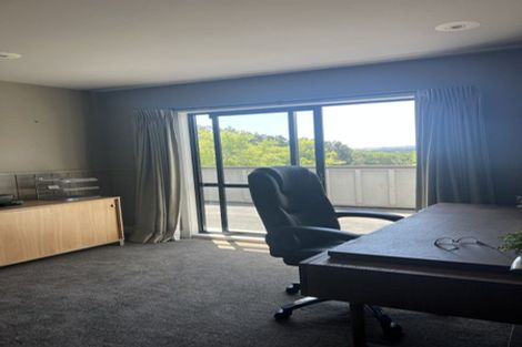 Photo of property in 48 Tawa Road, Kumeu, 0891