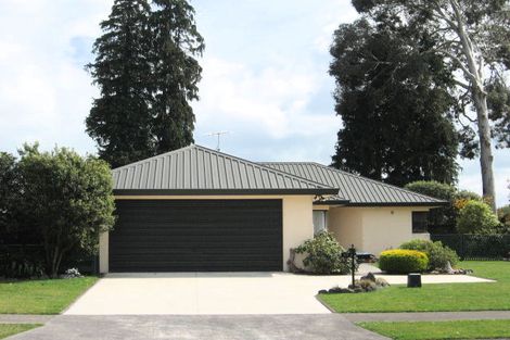 Photo of property in 33 Aquarius Drive, Kawaha Point, Rotorua, 3010